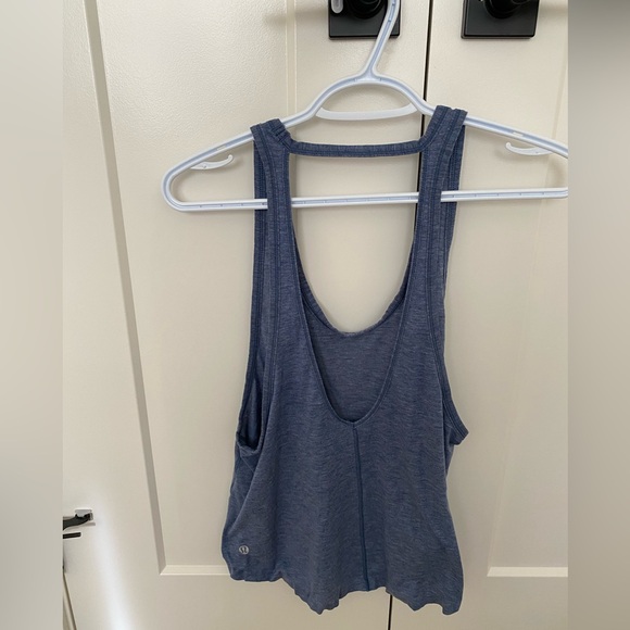Lululemon Sports Tank Top - Picture 2 of 3